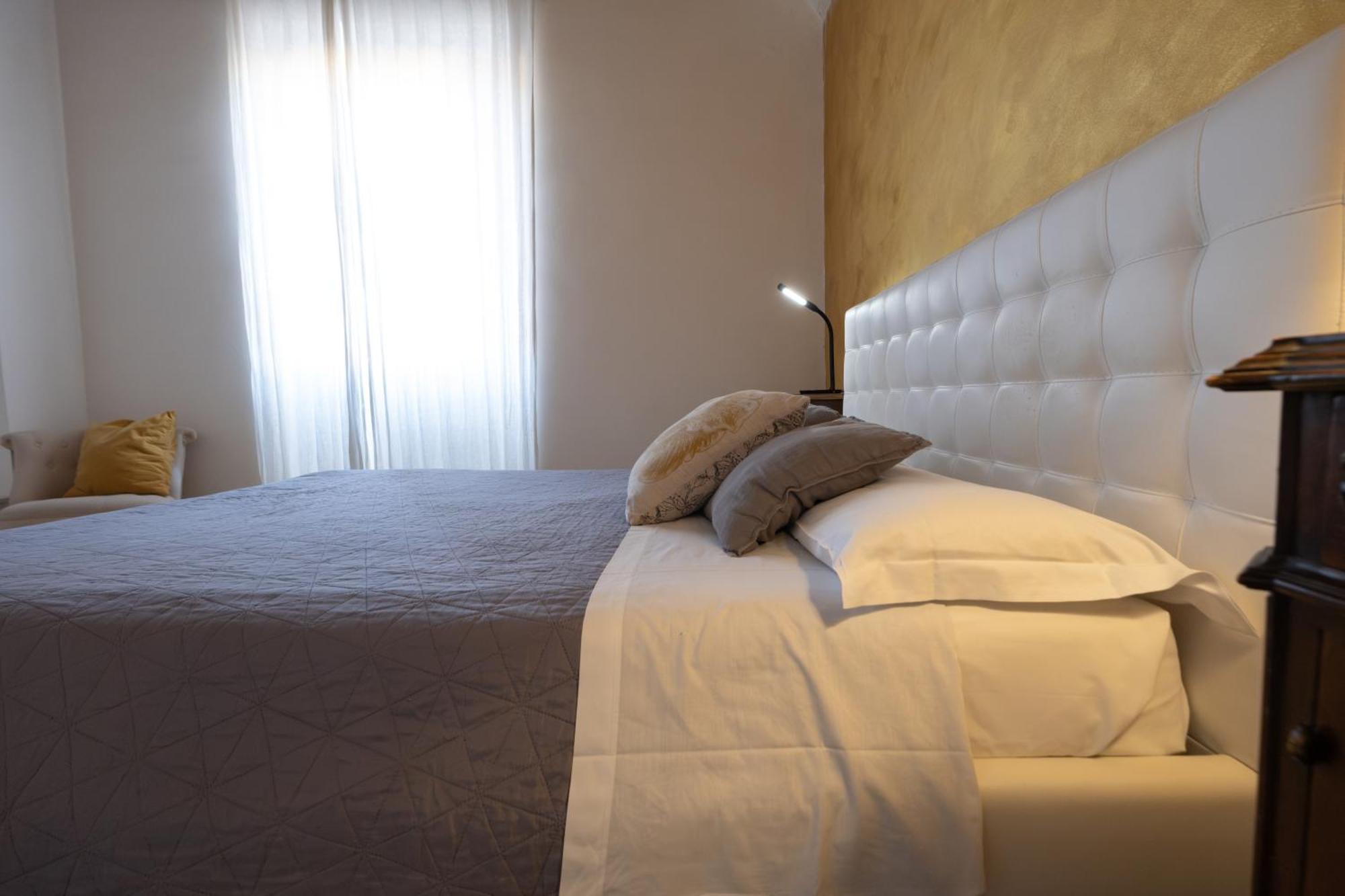 Santonofrio Apartments Рим Экстерьер фото